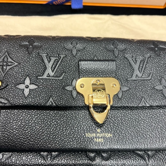 Louis Vuitton Vavin chain wallet in black - Picture 6 of 10